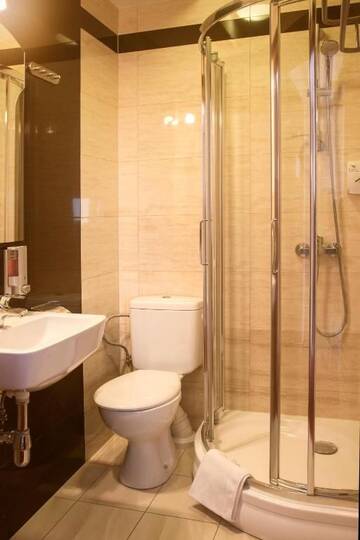 Фото номера Двухместный номер с 2 отдельными кроватями Отель Vinci Hotel Airport г. Модльничка 9